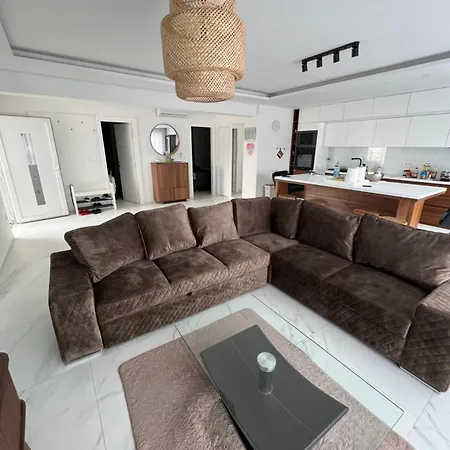 Luksusowy Apartament Z Podgrzewanym Basenem I Widokiem Na Morze Trogir Exterior photo
