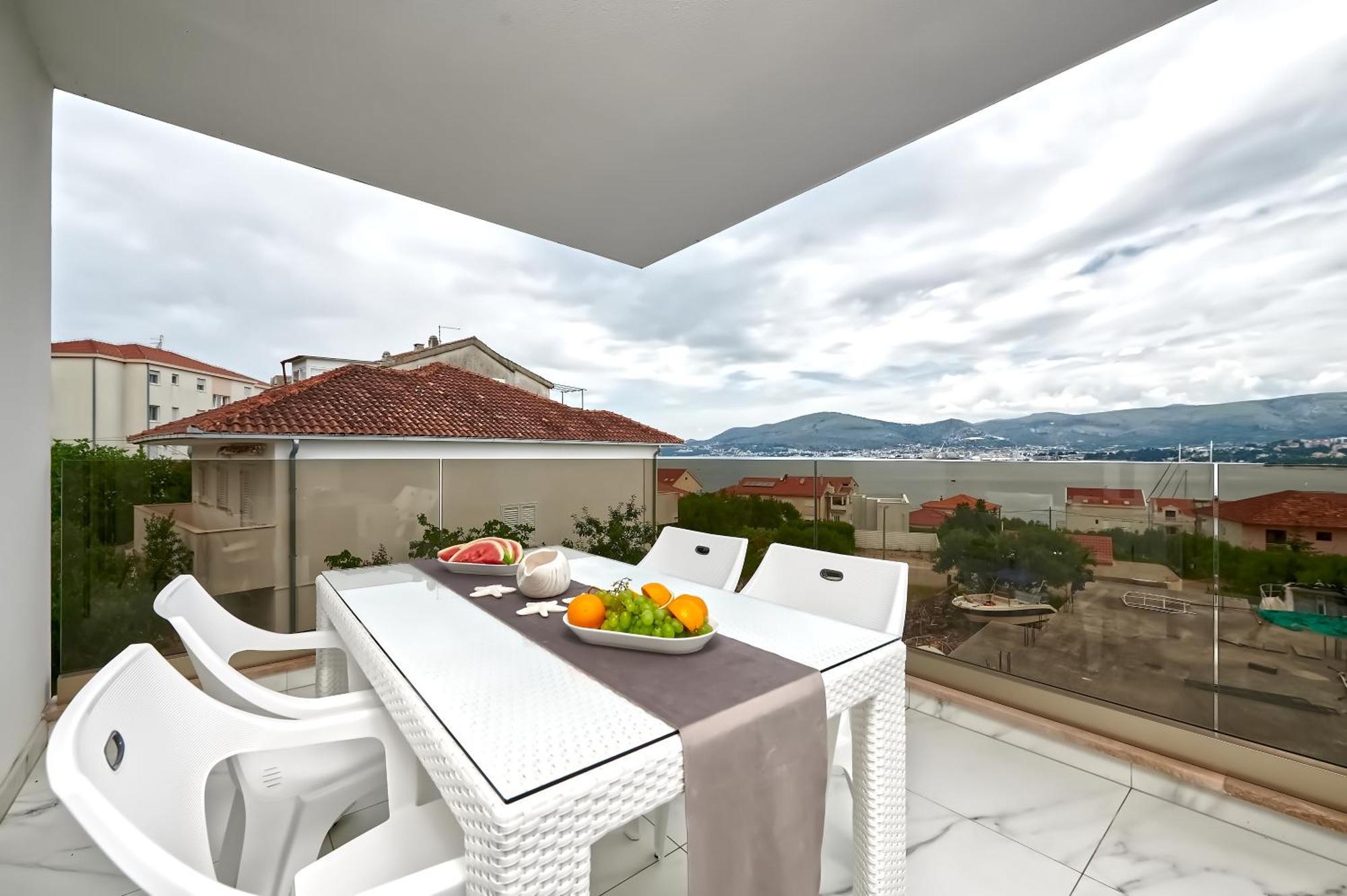 Apartment Luksusowy Z Podgrzewanym Basenem I Widokiem Na Morze Trogir